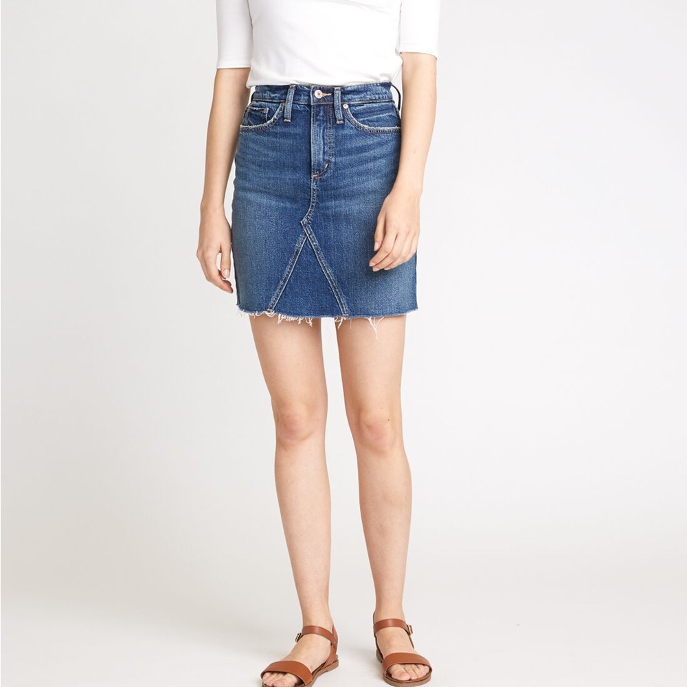 SILVER JEANS Frisco Mini Denim Skirt
